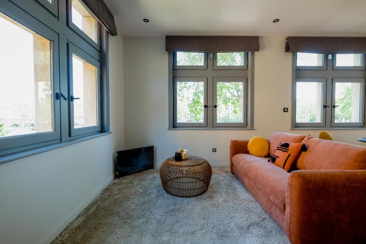 Honore Suite Vue Saone Лион Екстериор снимка